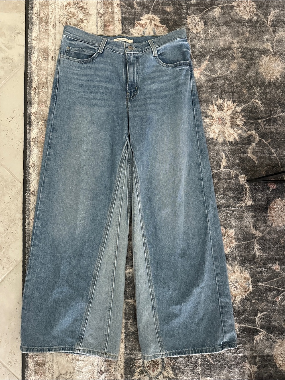 Levi's 94’ Baggy Wide-Leg Jeans